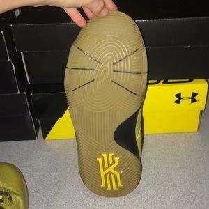 kyrie 2 northern lights